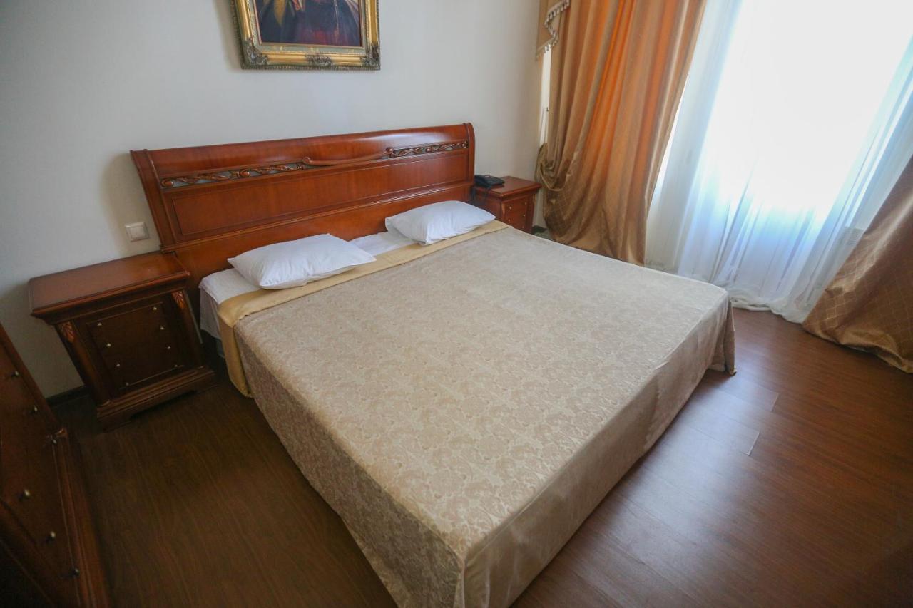 Ritsa Hotel Sukhumi Exterior foto